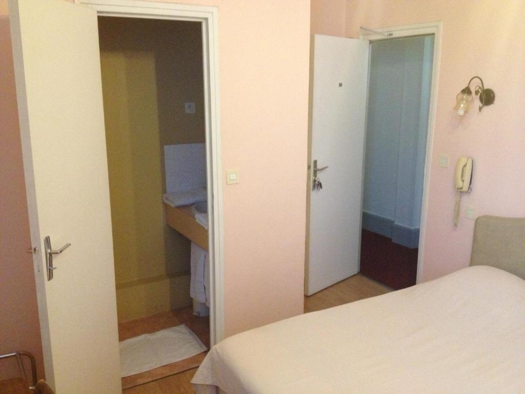 Hotel Le Fecamp Bolbec Oda fotoğraf