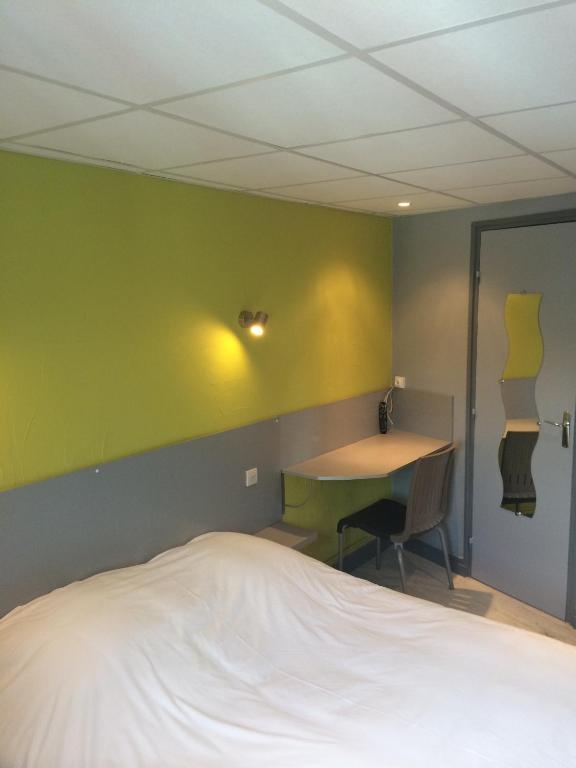 Hotel Le Fecamp Bolbec Oda fotoğraf